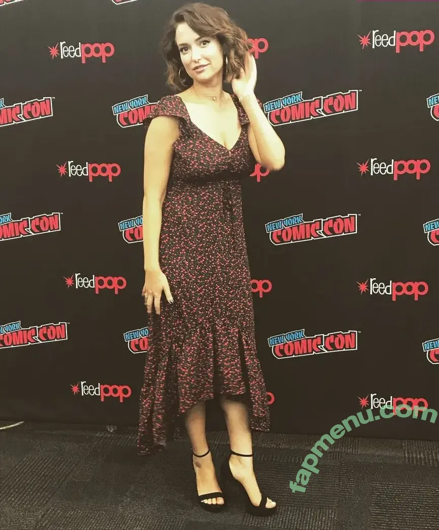 Milana Vayntrub nude photo #0879 (AT&T Girl / mintmilana)