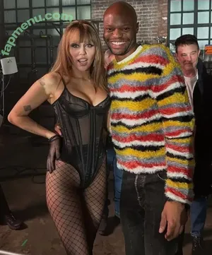 Miley Cyrus / MileyCyrus nude photo #5565
