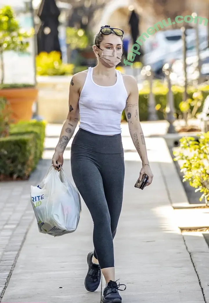 Miley Cyrus nude photo #5557 (MileyCyrus)