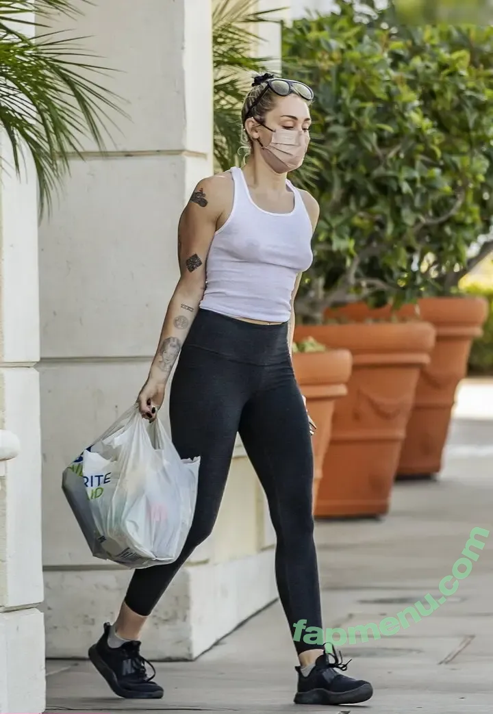Miley Cyrus nude photo #5558 (MileyCyrus)