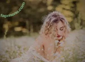  nude photo #0002