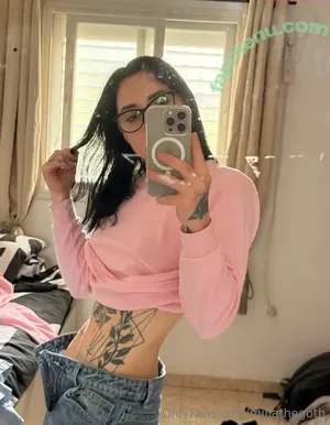 millathegoth / miagothcrew nude photo #0009
