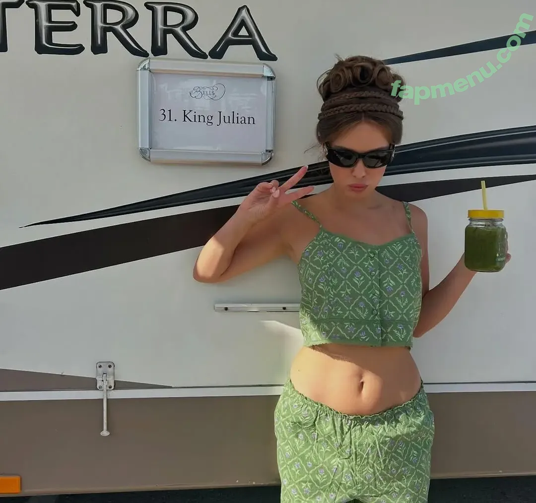 Millie Bobby Brown nude photo #5957 (milliebobbybrown)