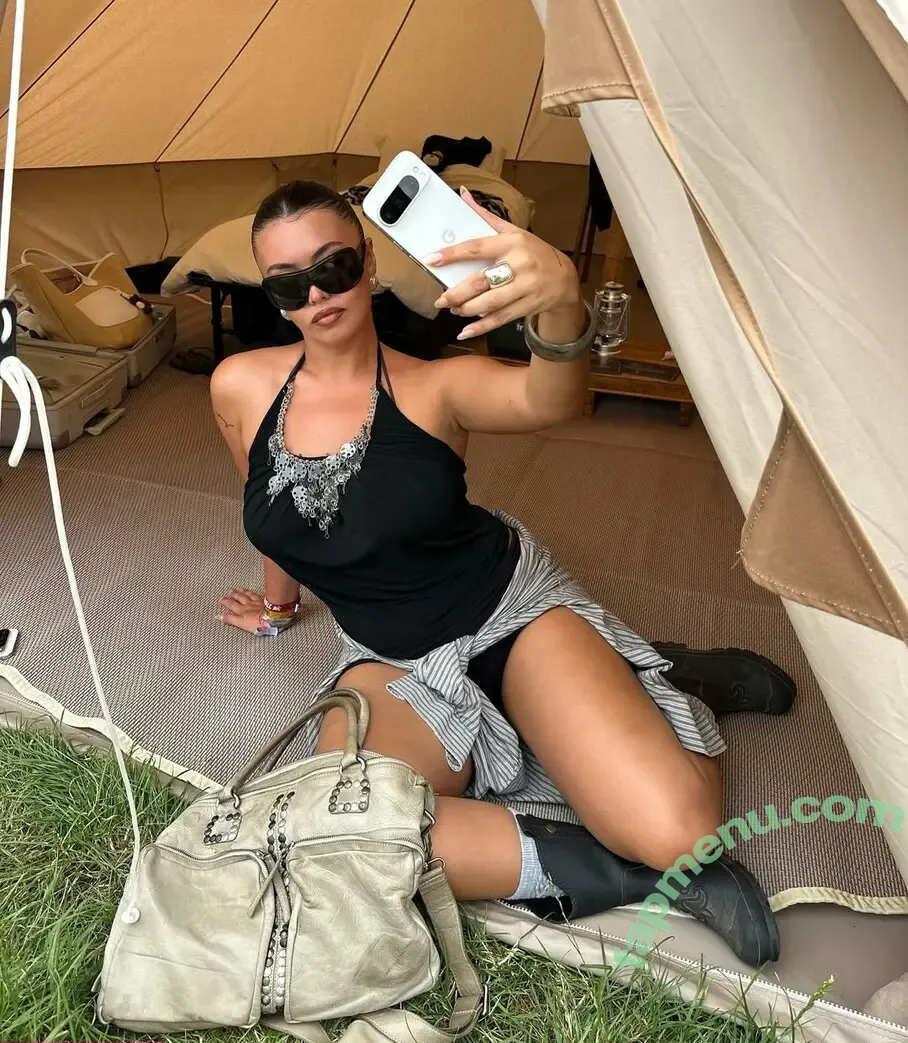 Millie Hannah nude photo #0004 (explicittbabe / milliehannahhh)