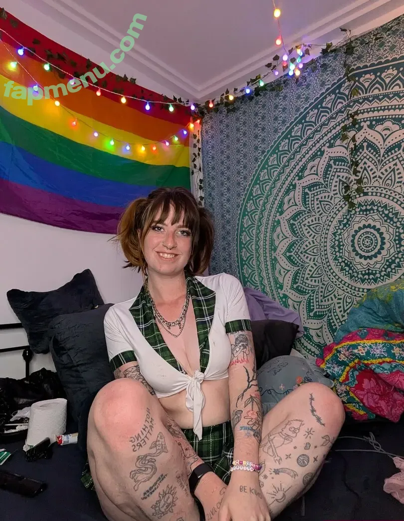 milliemoon3 nude photo #0030 (milli.moon.iii)