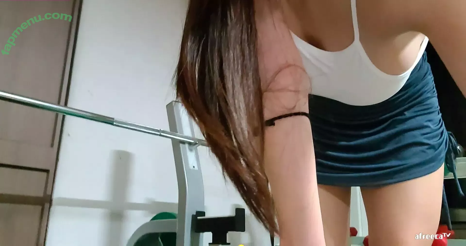 Min.E nude photo #0046 (93.sss)