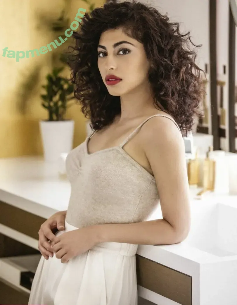 Mina El Hammani nude photo #0011 (Mina El Hammani)