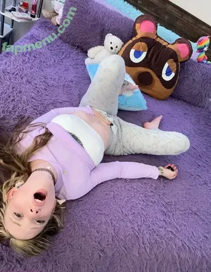 minxybites / Minxychompp / bubbles_irl / mewlabbs / minxybitez / minxybits nude photo #0129