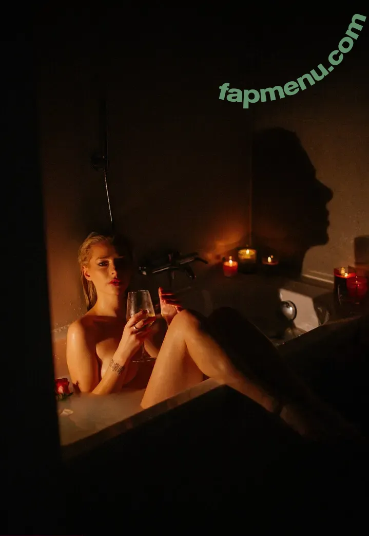 mira.vainer nude photo #0003 (miravainer)