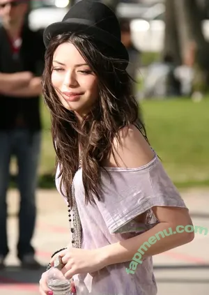Miranda Cosgrove / MirandaCosgrove / onlyfanssz nude photo #0459