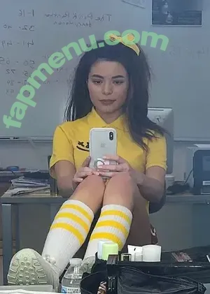 Miranda Cosgrove / MirandaCosgrove / onlyfanssz nude photo #0476