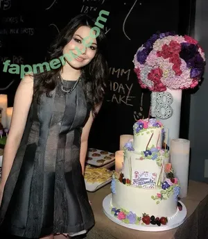 Miranda Cosgrove / MirandaCosgrove / onlyfanssz nude photo #0631