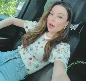 Miranda Cosgrove / MirandaCosgrove / onlyfanssz nude photo #0668