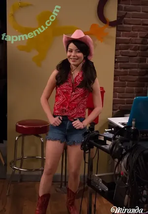 Miranda Cosgrove / MirandaCosgrove / onlyfanssz nude photo #0669