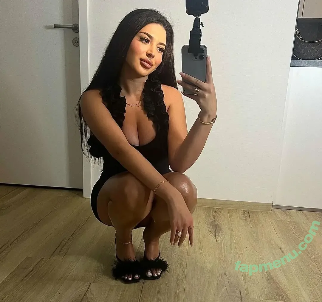 Miriam nude photo #0092 (miriamxx_x / miriamyva / miriitah)