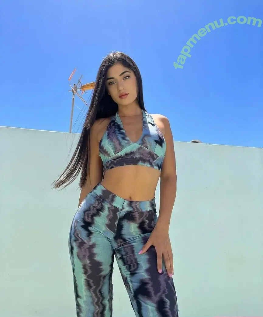 Miriam nude photo #0123 (miriamxx_x / miriamyva / miriitah)