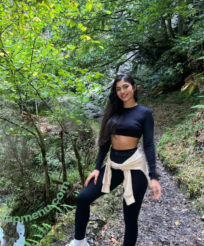 Miriam nude photo #0137 (miriamxx_x / miriamyva / miriitah)