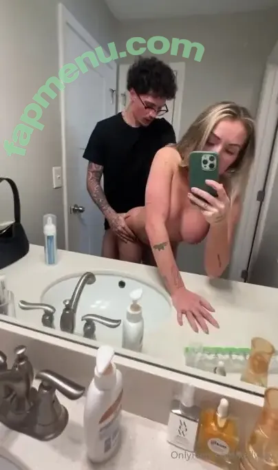 Mirror Sex nude photo #0001 (Mirror Selfie / Mirror blowjob)