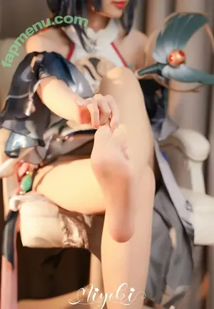 Misaki Suzuki / Miyoki / m1yok1h1me / 软趴在床单上 / 铃木美笑 nude photo #0239