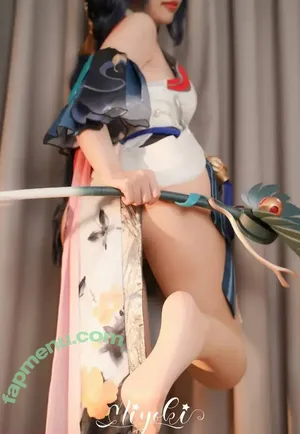 Misaki Suzuki / Miyoki / m1yok1h1me / 软趴在床单上 / 铃木美笑 nude photo #0249