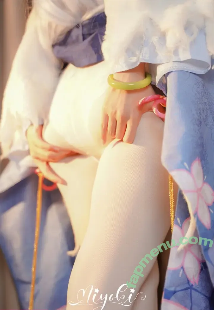 Misaki Suzuki nude photo #0026 (Miyoki / m1yok1h1me / 软趴在床单上 / 铃木美笑)