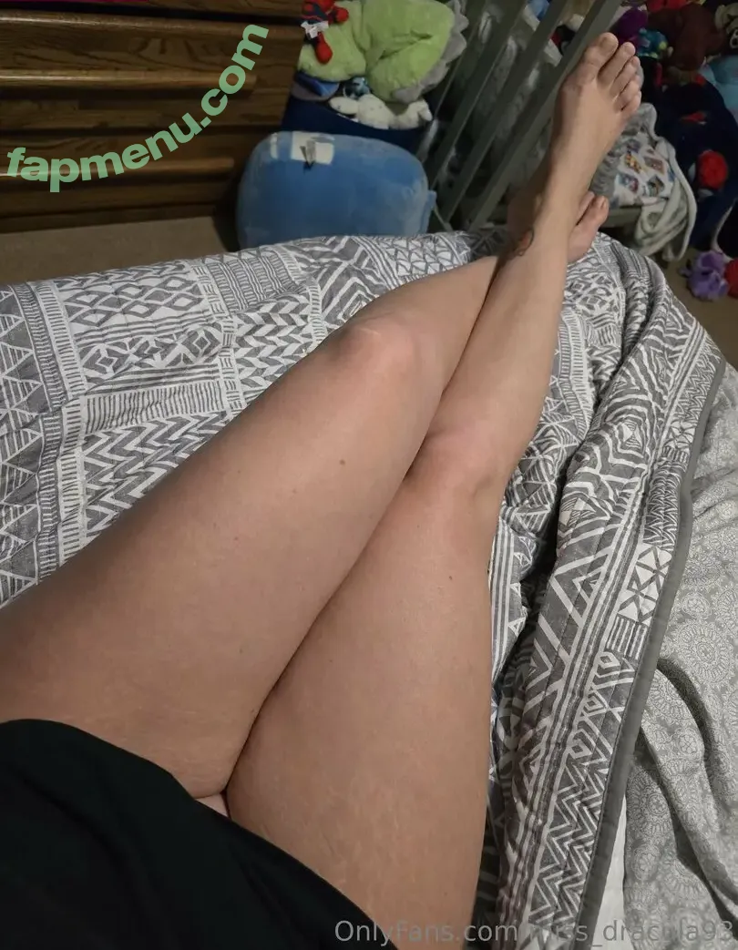 miss_dracula93 nude photo #0027 (prettyinsaneefem)