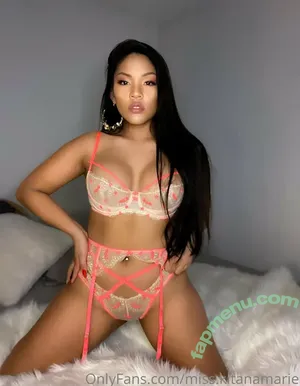miss.kitanamarie / creatortwahna nude photo #0010