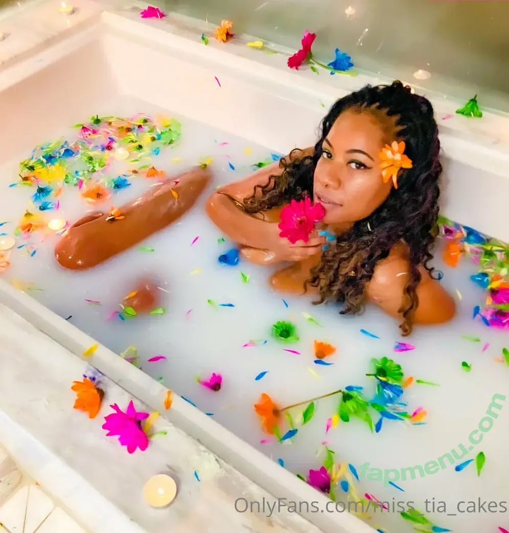 miss_tia_cakes nude photo #0009 (miss_tia_cakes)