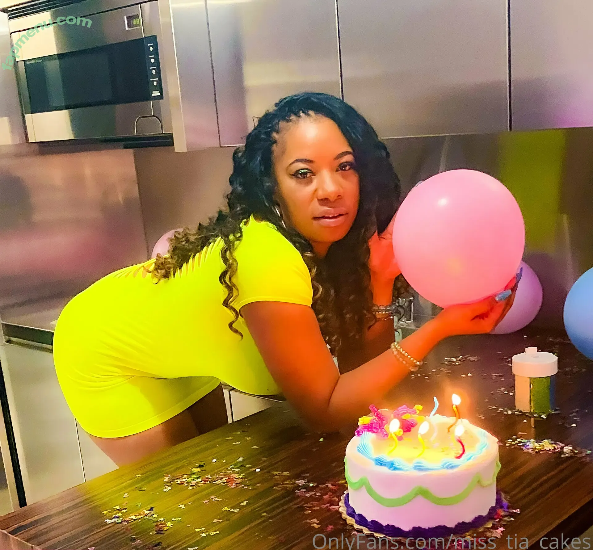 miss_tia_cakes nude photo #0010 (miss_tia_cakes)