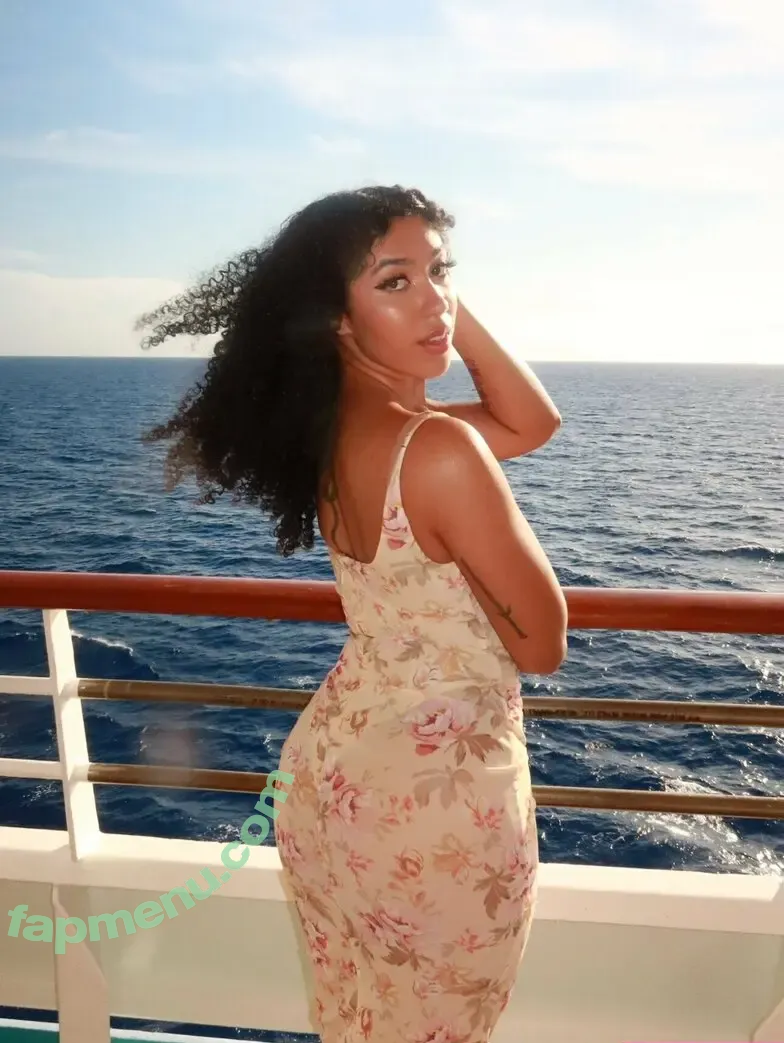 missfrizz nude photo #0147 (missfrizz)