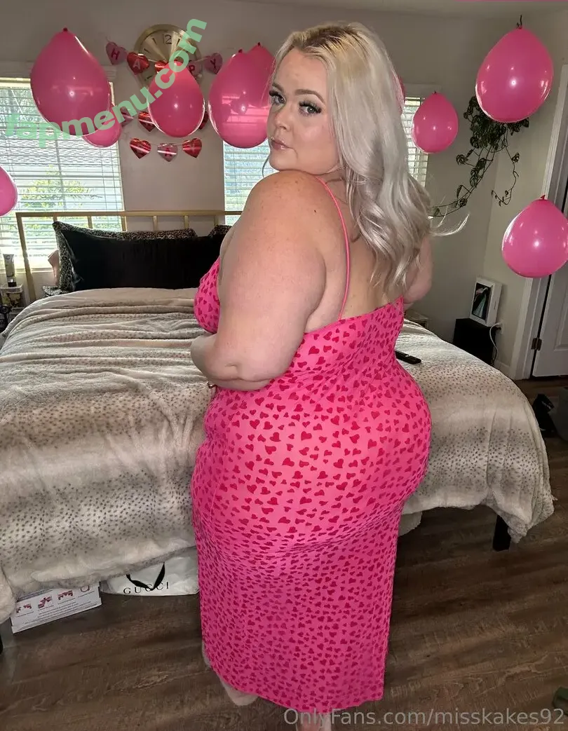 misskakes92 nude photo #0052 (gooddgamesunshine)