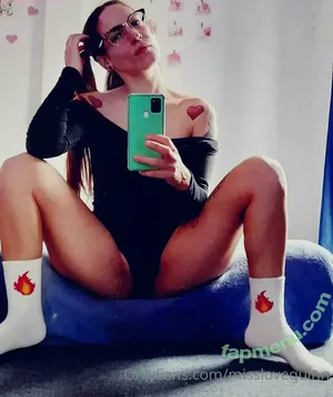 misslovequinn nude photo #0010