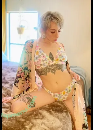 missmistressgaga / missmistressmegs / tainttroll nude photo #0001