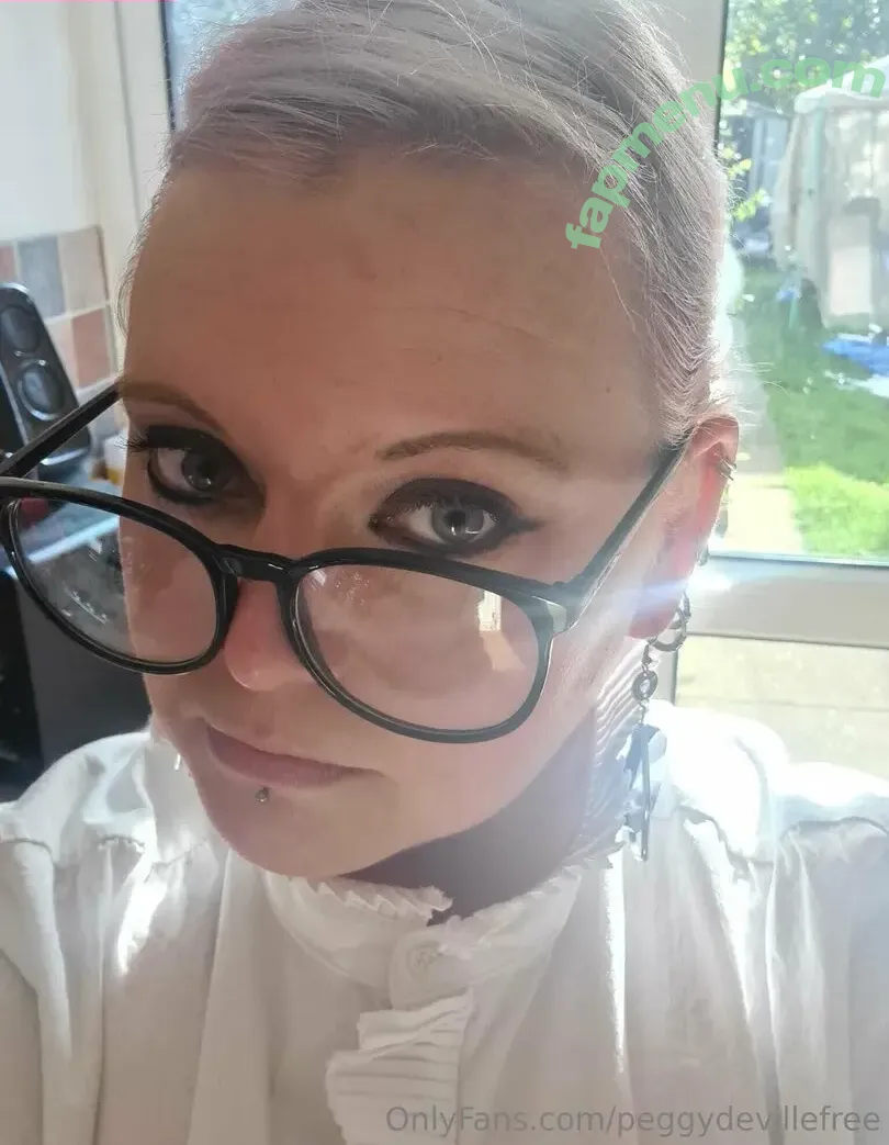 misspeggydeville nude photo #0004 (misspelledevil)