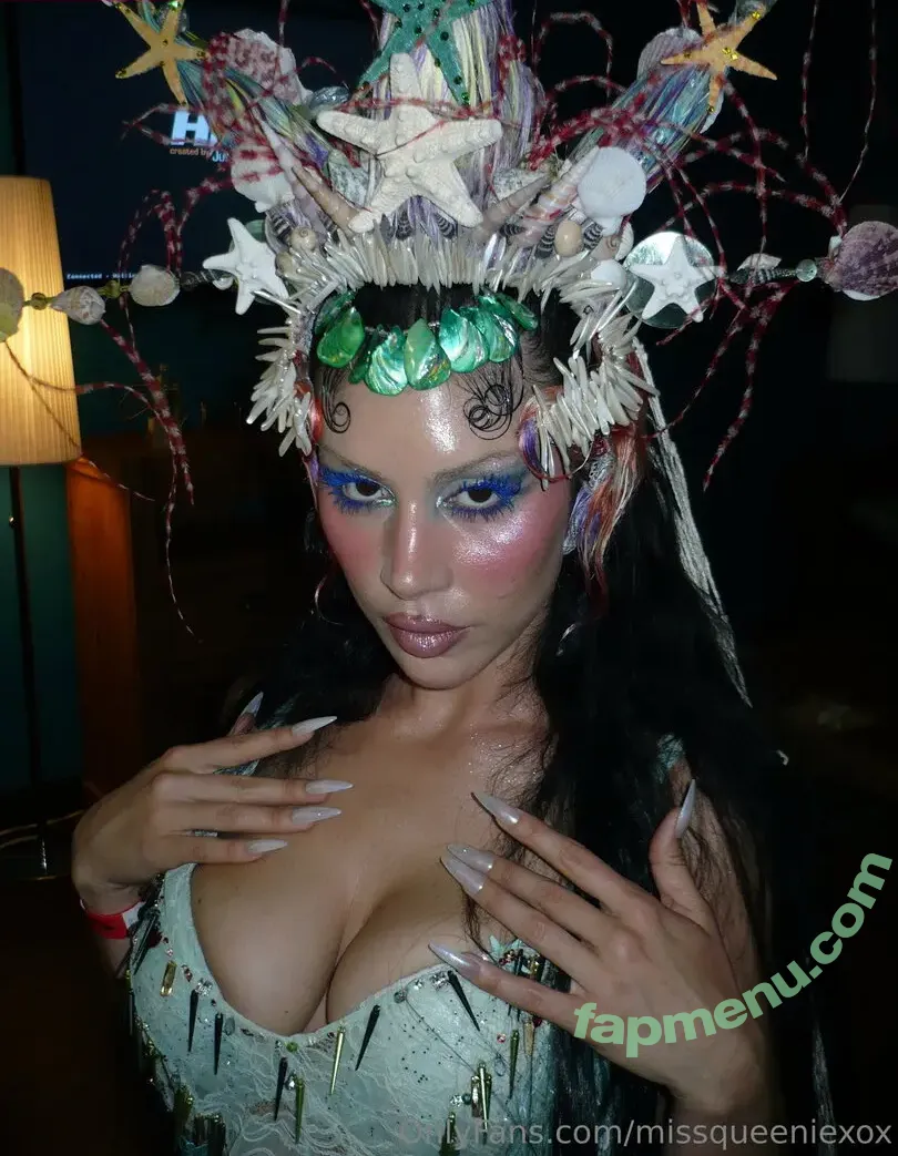 MissQueenieXOX nude photo #0291 (missqueeniexo / missqueeniexoxo)