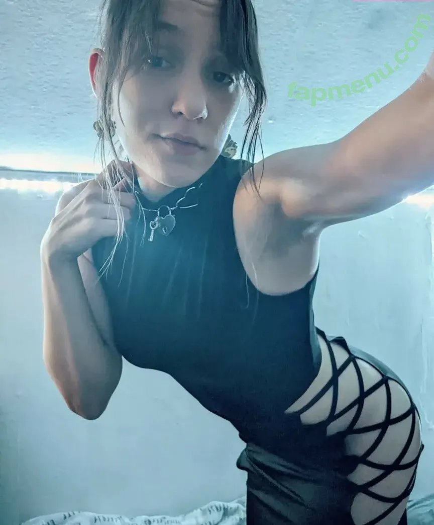 Mithrynkat nude photo #0001 (Mithrynkat)