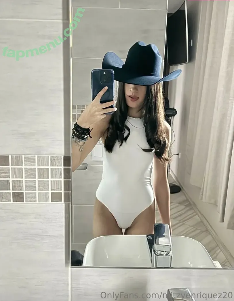 Mitzyenriquez nude photo #0022 (mitzyenriquez20)