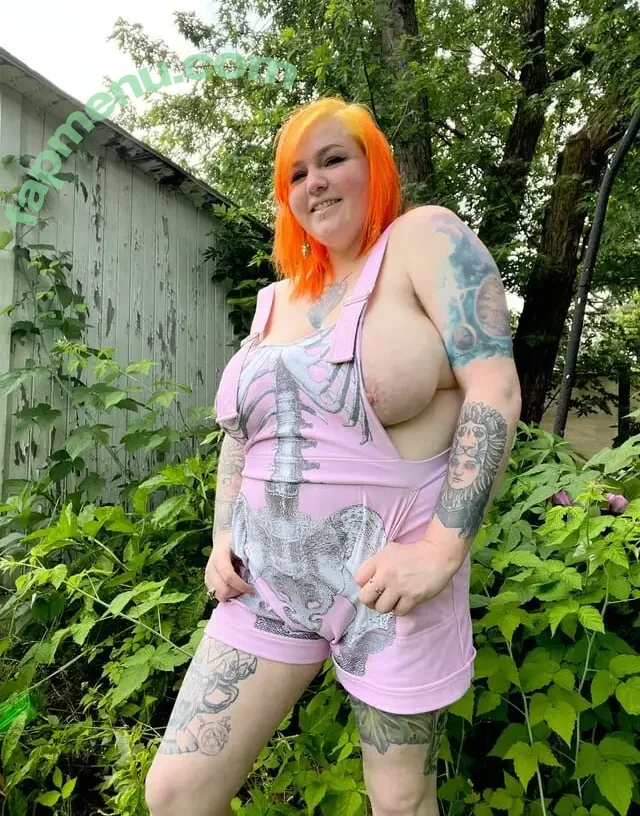 Mladyicarus nude photo #0005 (theladyicarus)