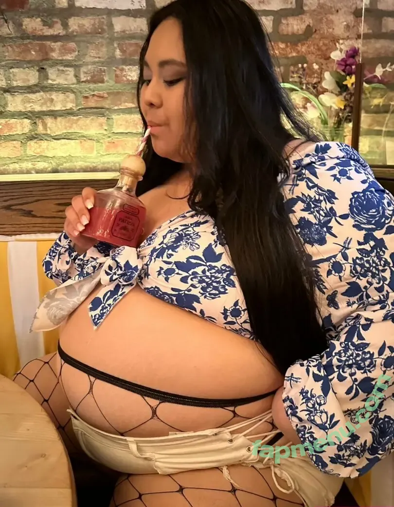 mochiibabii nude photo #0437 (mochii_babii)