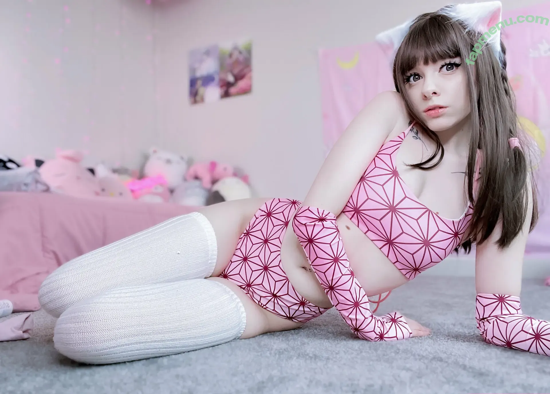 molliemewbby nude photo #0035 (humble_mebby)