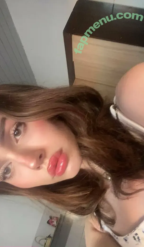 molliesworld nude photo #0002 (Molliesdream / molliesworld_)