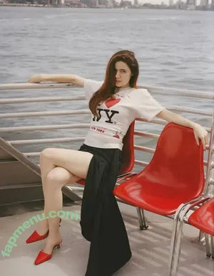 Molly Gordon / crashgordon / mollsterg nude photo #0171