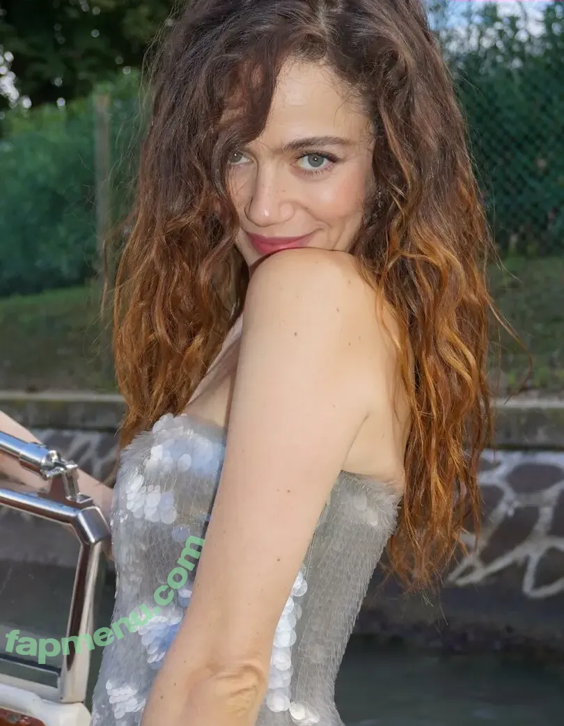 Molly Gordon nude photo #0287 (crashgordon / mollsterg)
