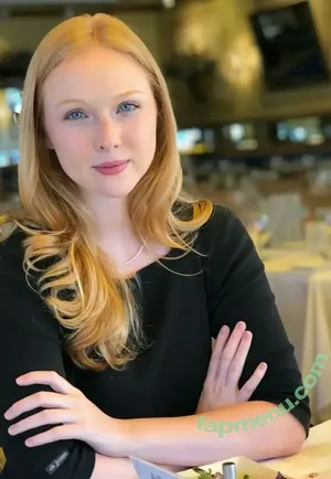 Molly Quinn / lassmolly / mollycaitlynquinn nude photo #0189