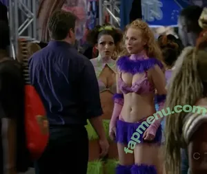 Molly Quinn / lassmolly / mollycaitlynquinn nude photo #0193