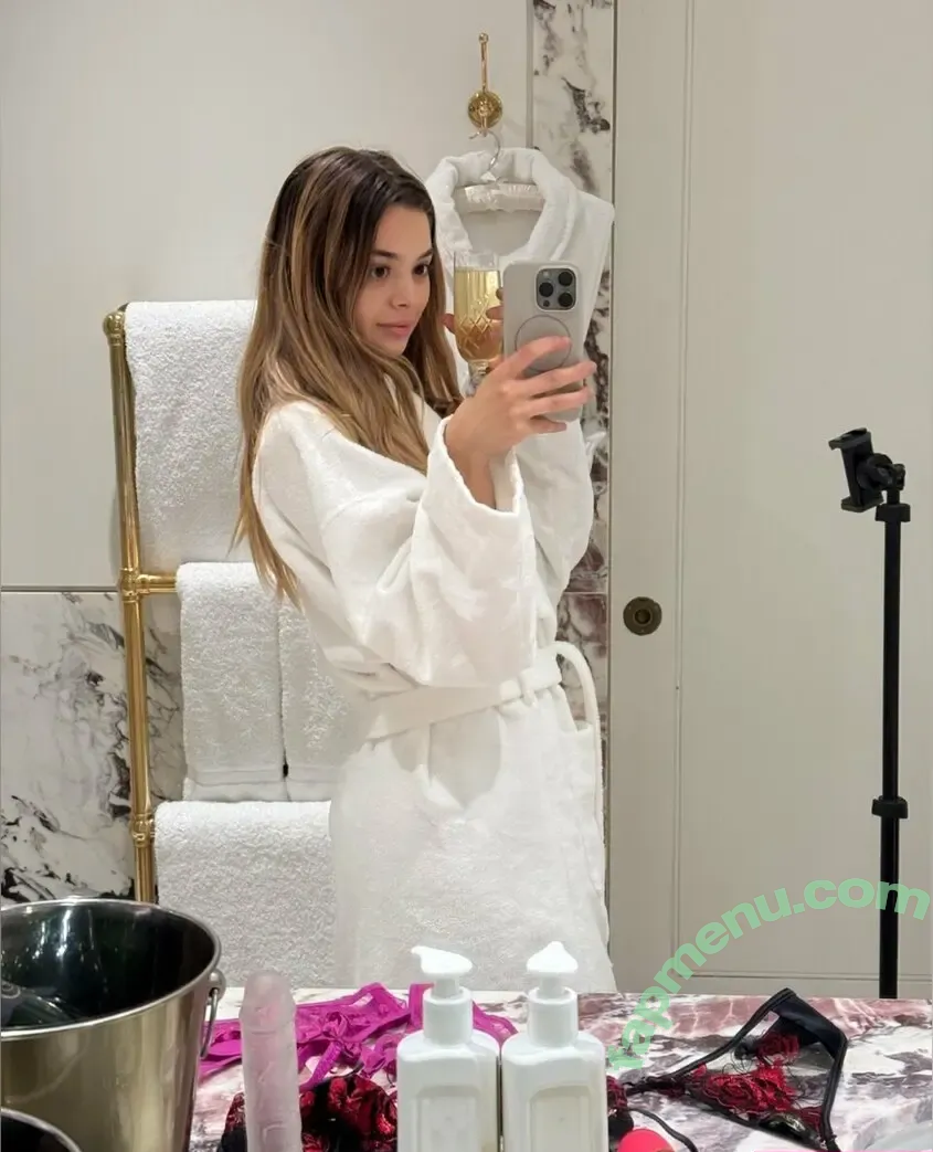 mollylittlexxx nude photo #0014 (maybemollyyy)
