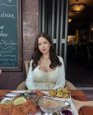 Mollyswes / molzzan nude photo #0011