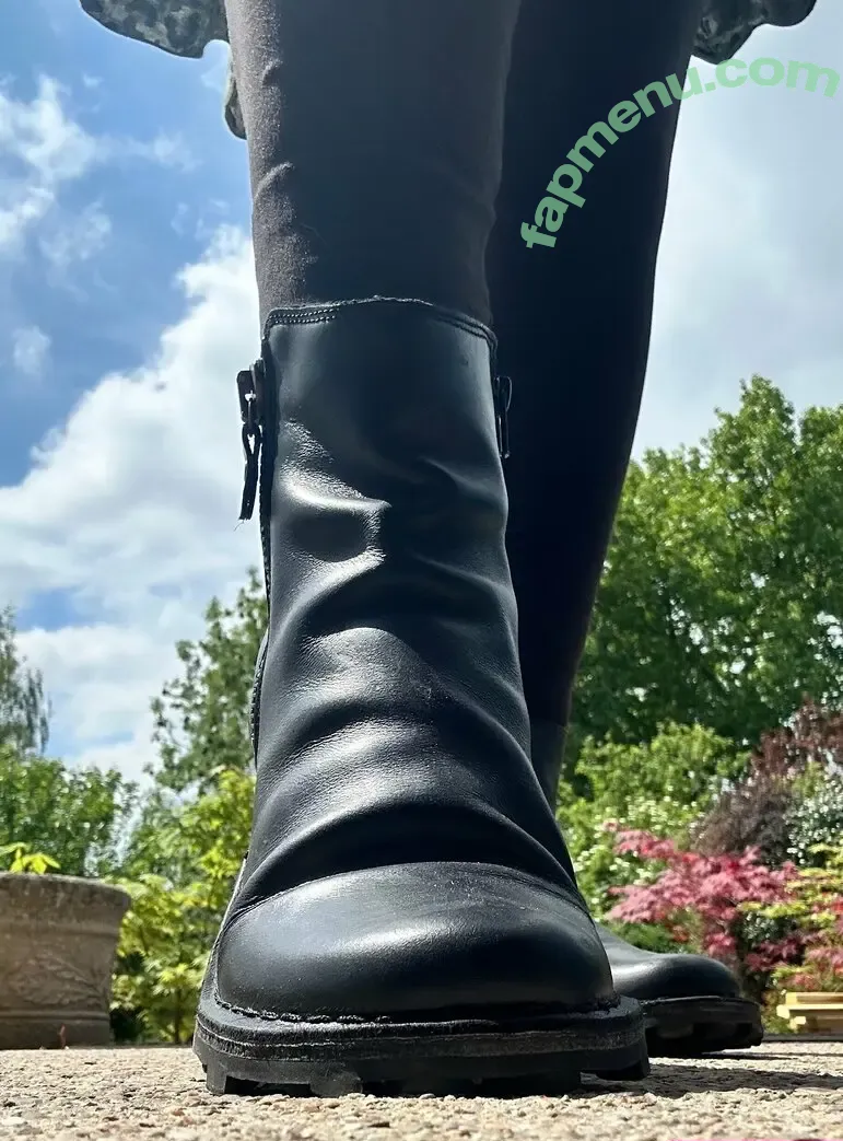 mommabearfeetfetish nude photo #0032 (mommabearfeetfetish)
