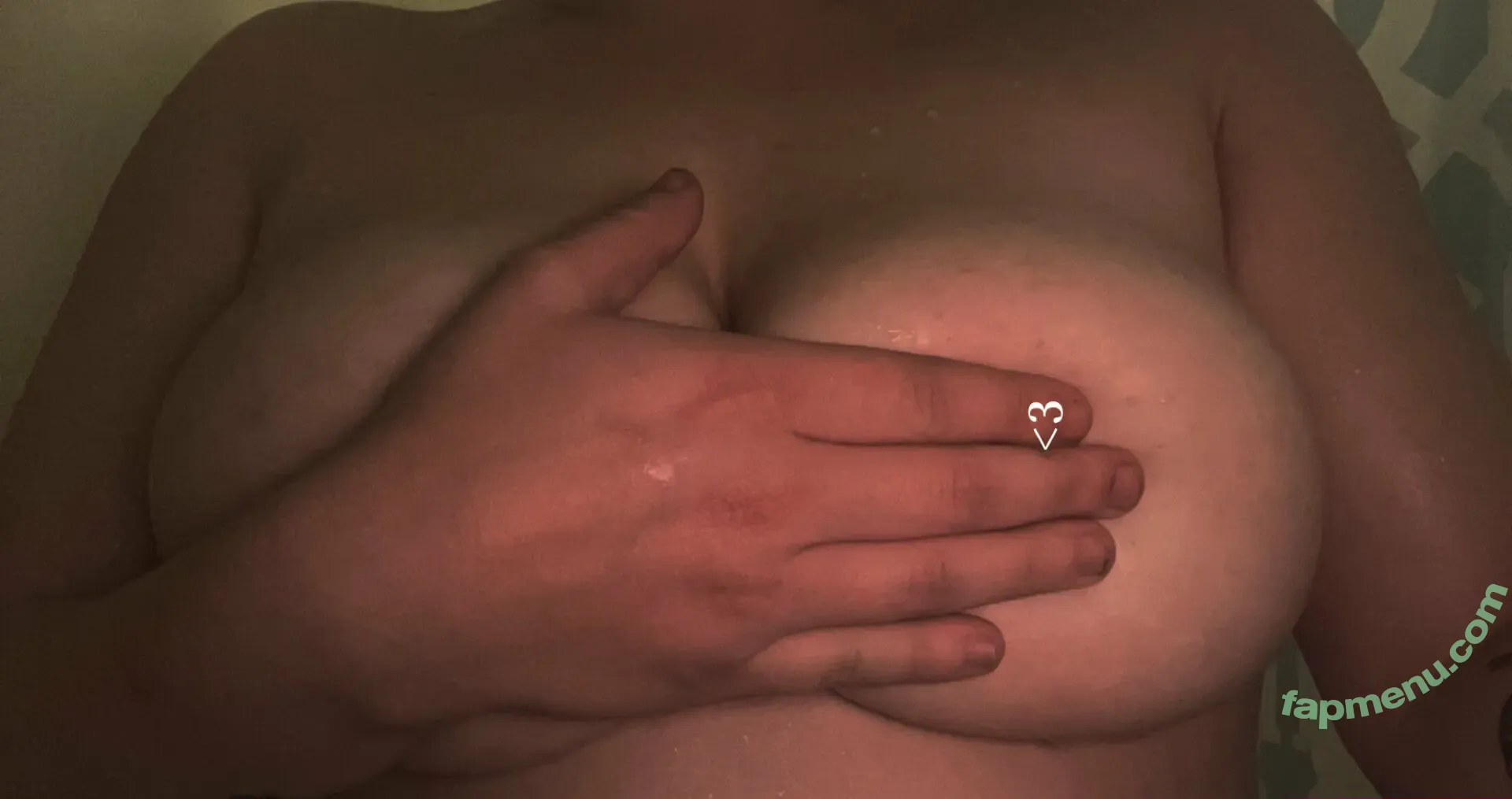 mommakk33 nude photo #0002 (travelholic_momma_)
