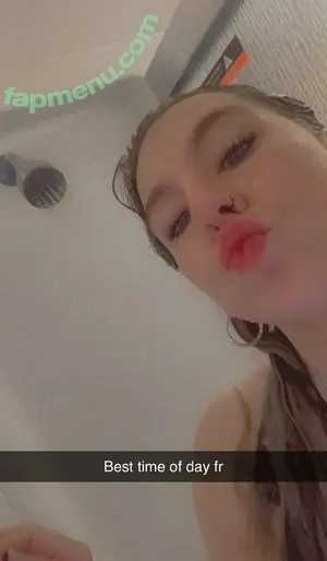 mommymarie32 / misslilstrutz nude photo #0003